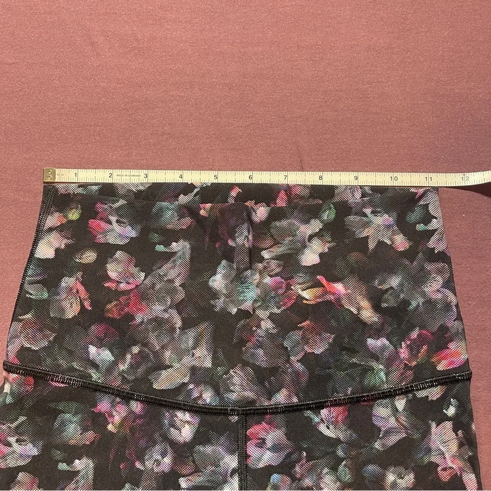 Lululemon Wunder Under Crop HR *Roll Down Scallop Full-On Luxtreme 23